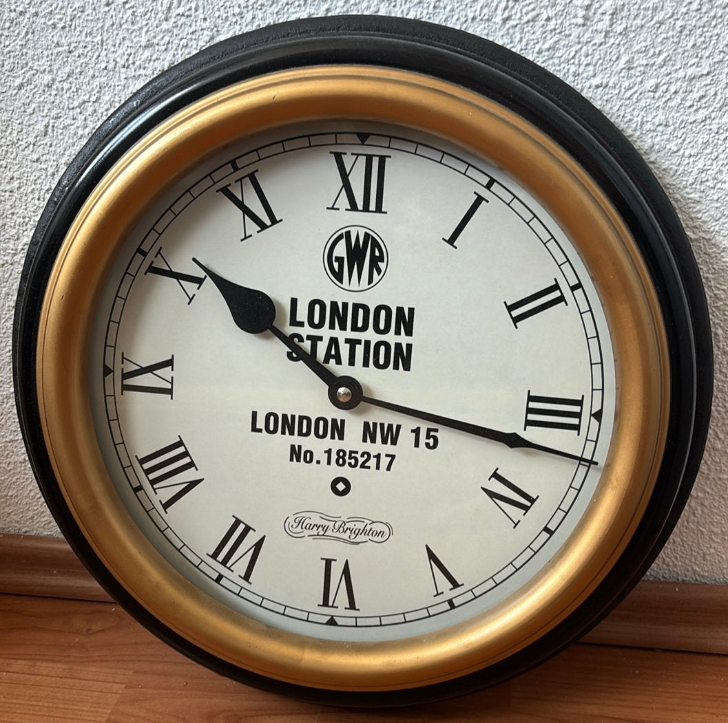 Klok London station, Ophalen, Zo goed als nieuw, Wandklok