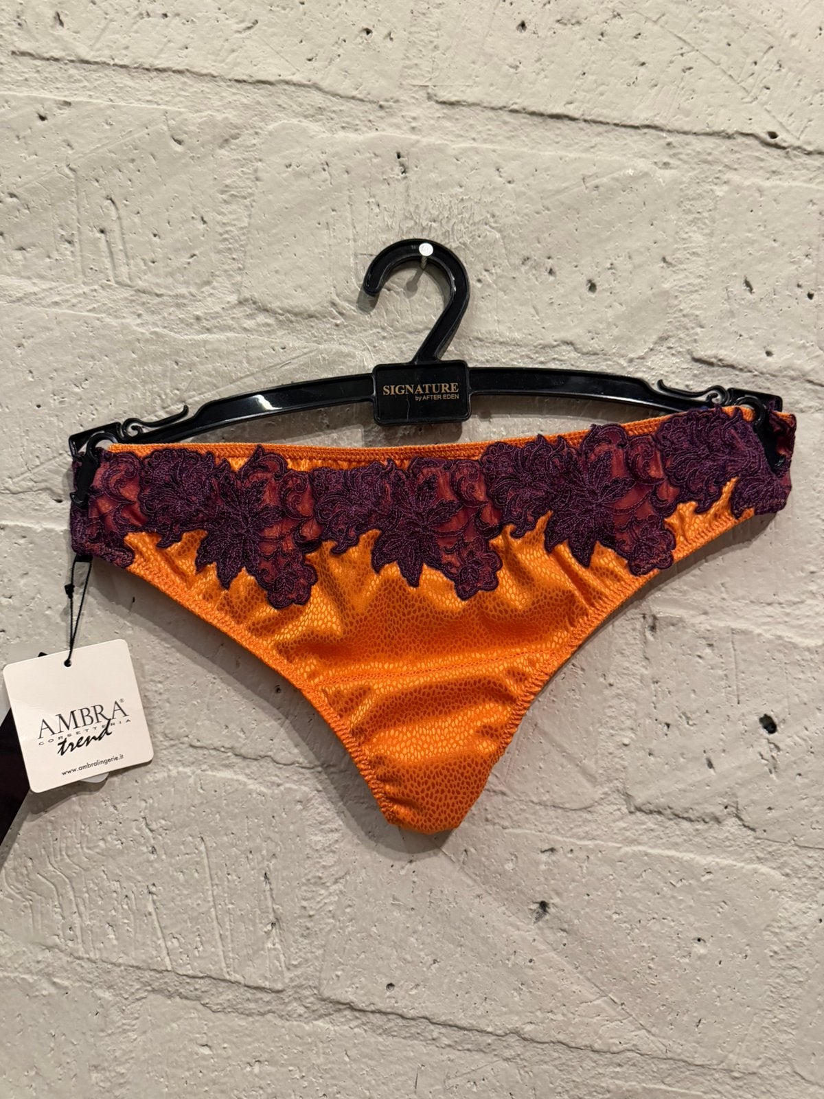 Ambra string 44 NIEUW!! Nu €15, Ophalen of Verzenden, String