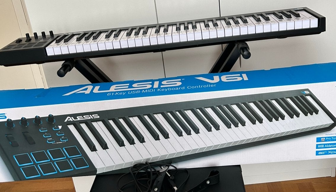 Bijna nieuwe Alesis V61 midi keyboard, Muziek en Instrumenten, Ophalen of Verzenden, Zo goed als nieuw, 61 toetsen, Overige merken