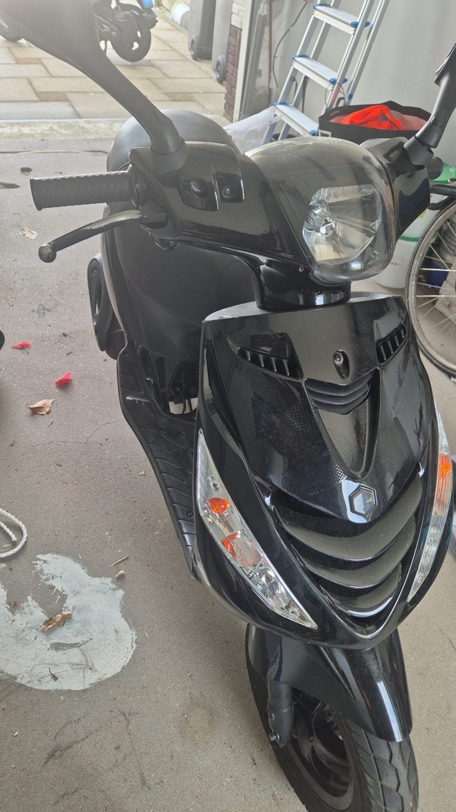 2 Piaggio Zip scooters: 1 opknapper, 1 sloop (met wok), Fietsen en Brommers, Scooters | Piaggio, Ophalen, Gebruikt, Zip