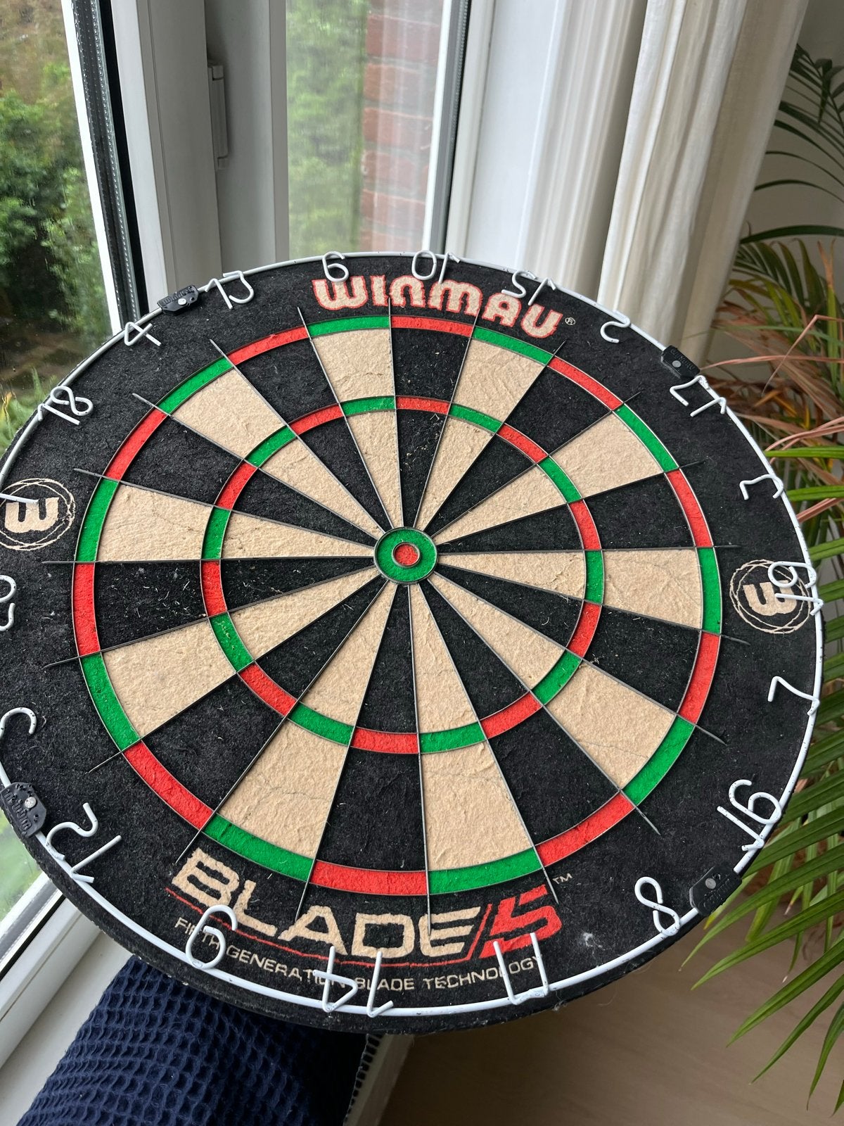 Winmau Blade 5 dartboard, Sport en Fitness, Darts, Ophalen of Verzenden, Gebruikt, Dartbord
