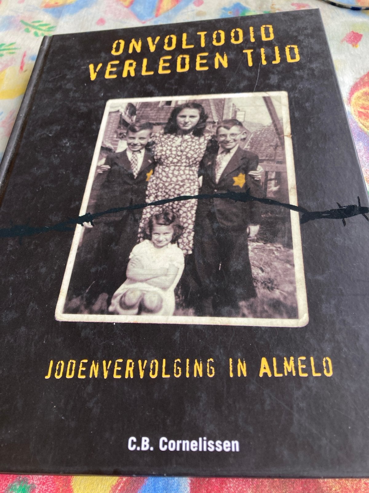 Onvoltooid Verleden Tijd: Jodenvervolging in Almelo, Ophalen of Verzenden, 20e eeuw of later, Gelezen