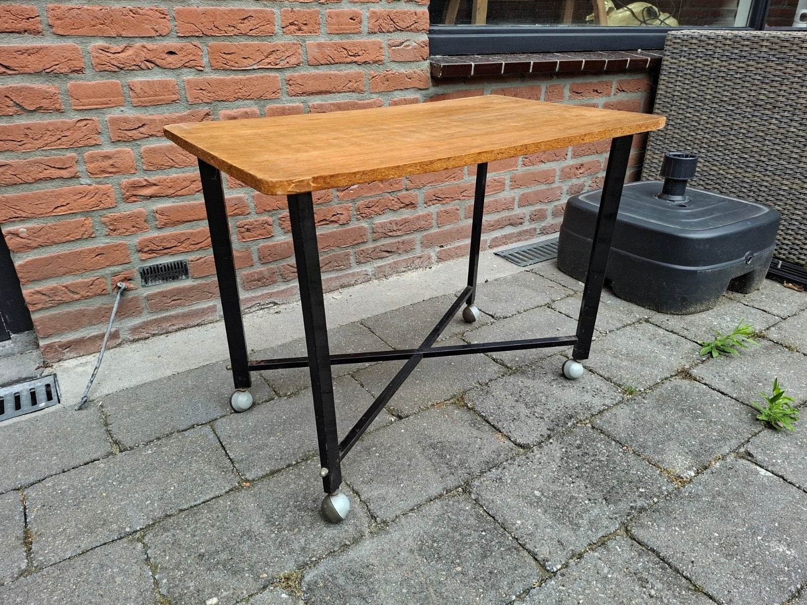 Houten tafeltje - rijdend tafeltje - bijzettafeltje, Ophalen, Gebruikt