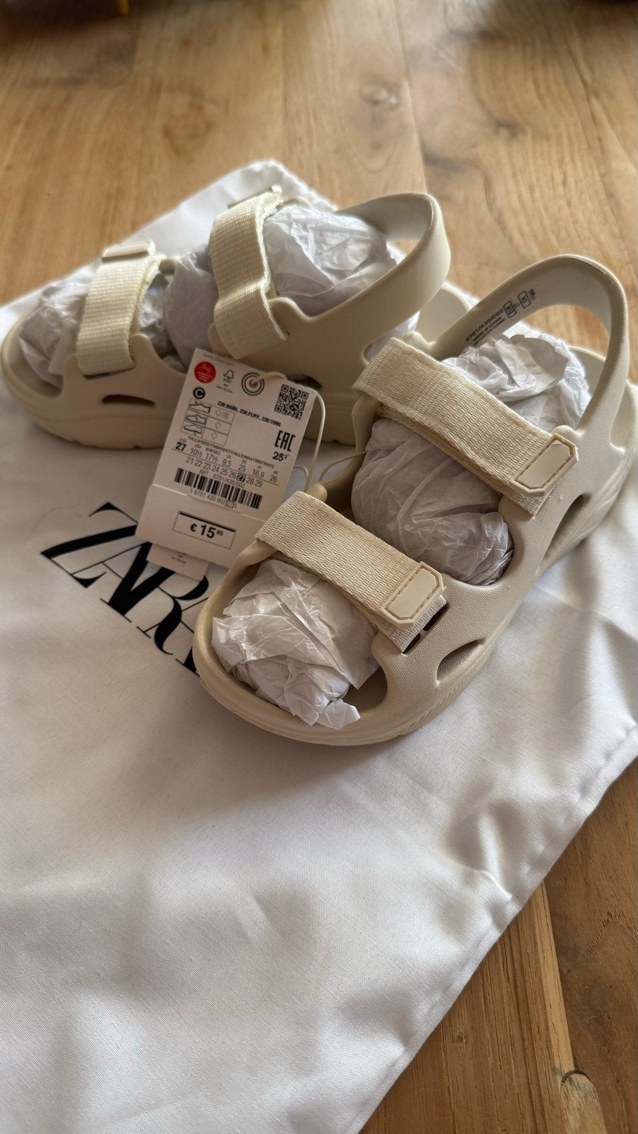 Nieuwe Zara sandalen maat 27 - Beige, Ophalen of Verzenden, Nieuw, Jongen of Meisje, Schoenen