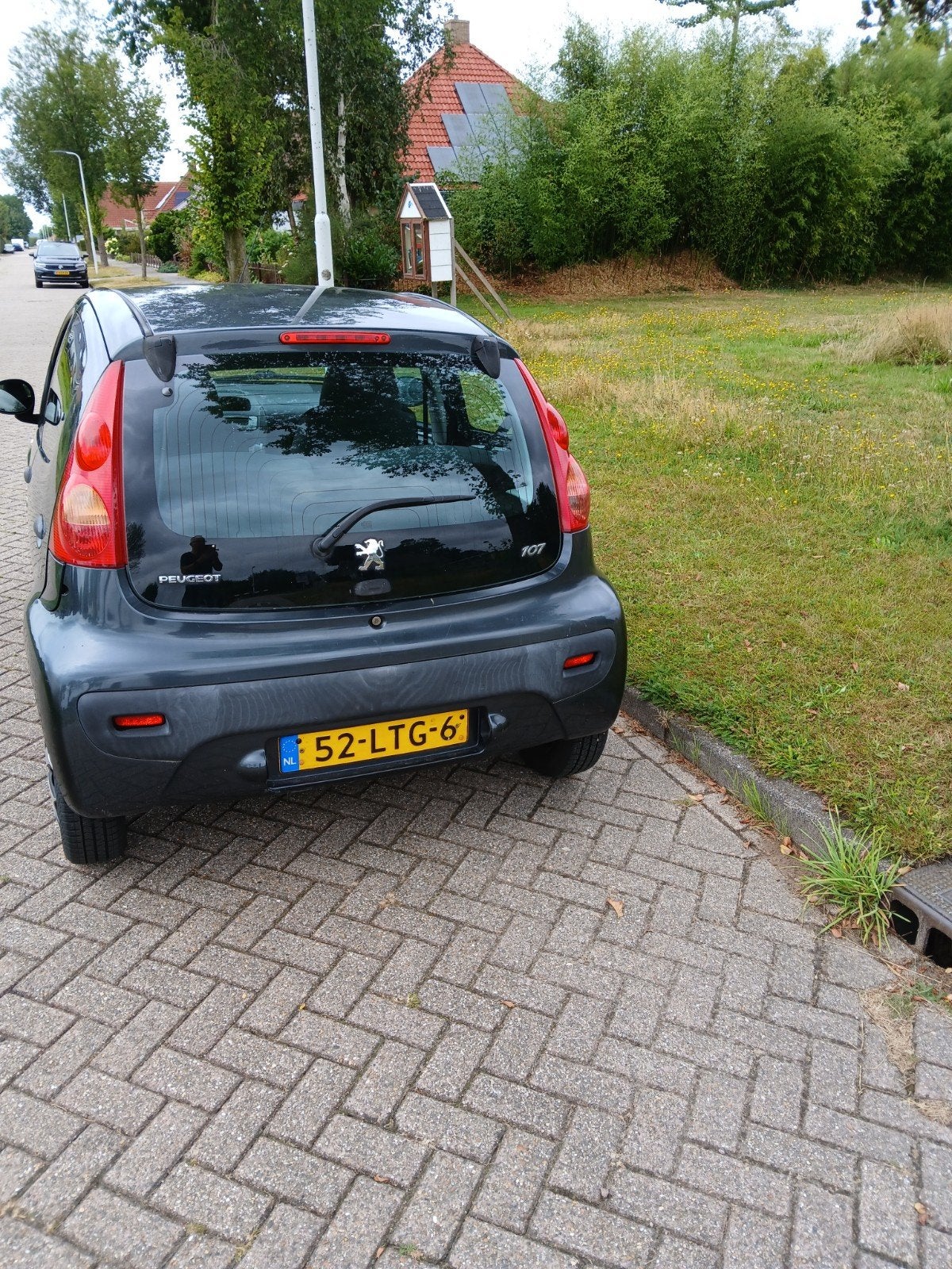 Peugeot 107 1.0 12V 5DR 2010 nwe apk, Voorwielaandrijving, Stof, 4 stoelen, Metallic lak