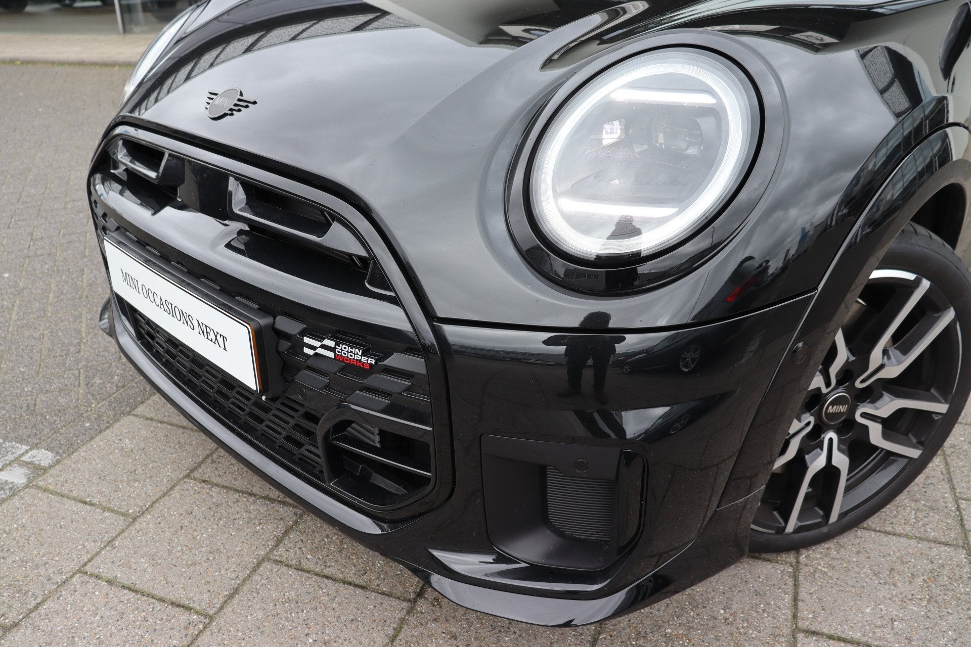 MINI Cabrio Cooper C Automaat / John Cooper Works / Pakket M, 15 km/l, Gebruikt, 4 stoelen, Zwart