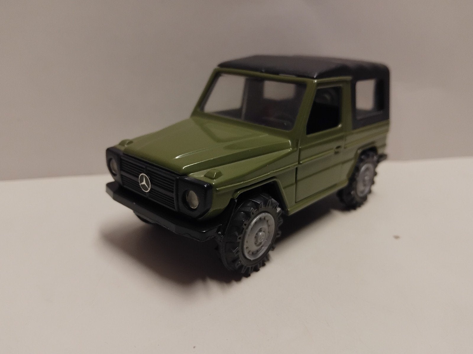 NZG Cursor 1:36 Mercedes Benz 300 G D groen, Ophalen of Verzenden, Zo goed als nieuw, Auto
