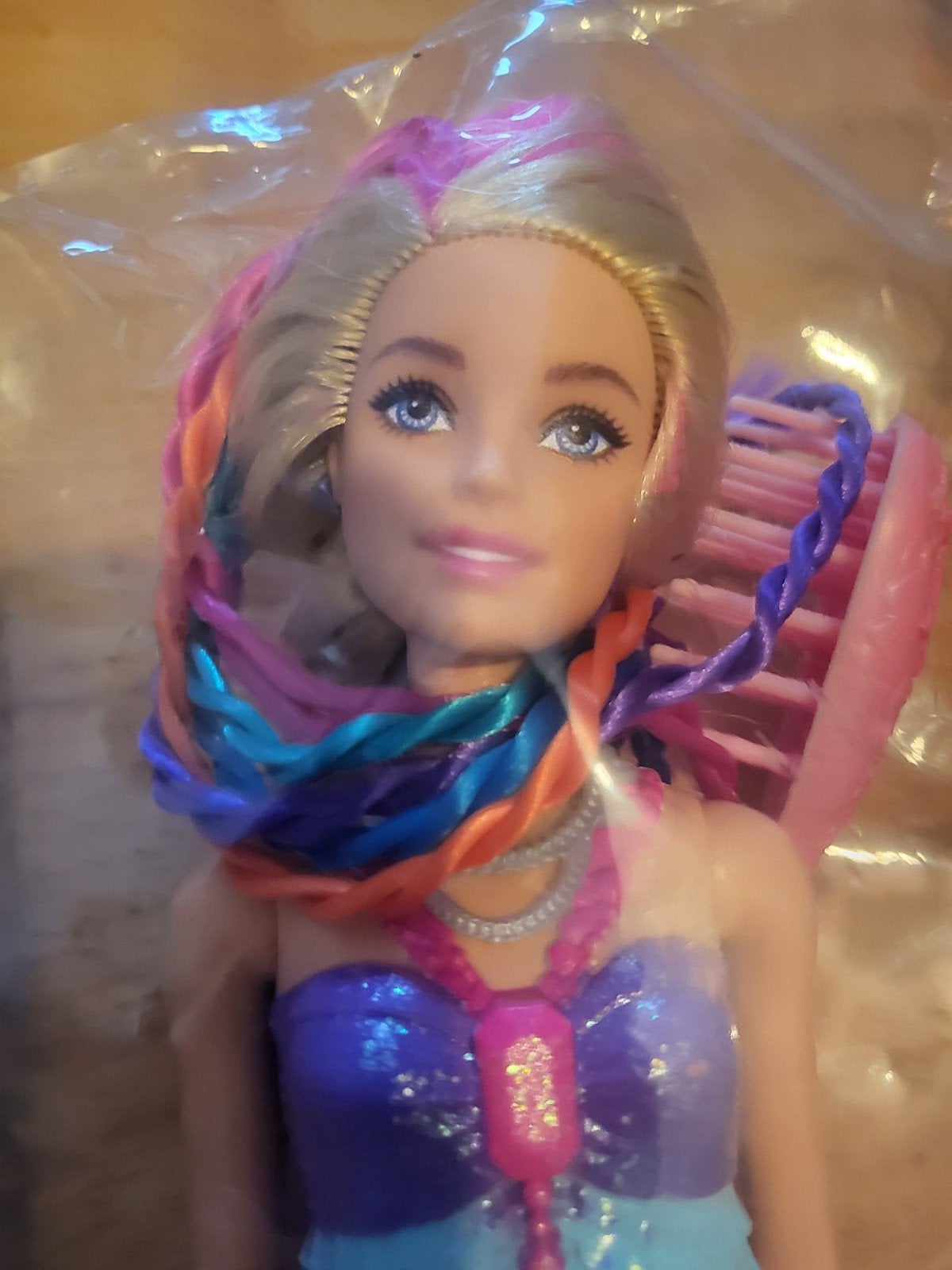 Nieuwe Mattel Barbie met kleurrijk haar en accessoires, Ophalen of Verzenden, Nieuw, Barbie