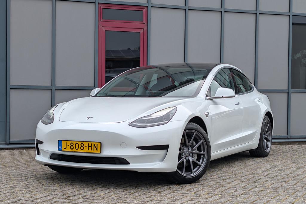 Tesla Model 3 Standard RWD Plus 60kWh SOH 88,4% (bj 2020), Auto's, Tesla, Automaat, Achterwielaandrijving, Gebruikt, Met garantie (alle)