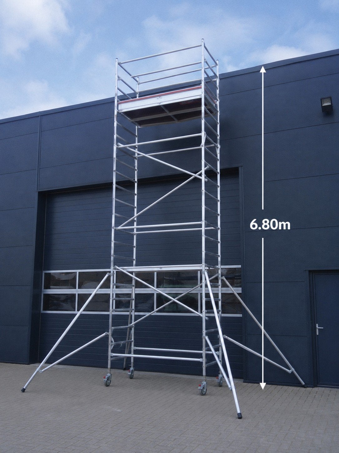 Rolsteiger steiger Te Huur 6.8m, Ophalen of Verzenden, Zo goed als nieuw, Rolsteiger of Kamersteiger, 5 meter of hoger
