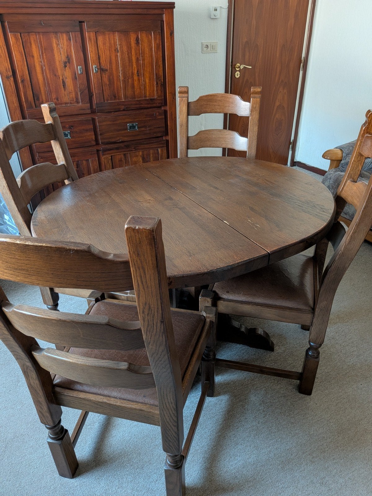 Robuuste eiken uitschuifbare tafel met 4 stoelen vintage, Ophalen, Gebruikt, 4 tot 6 stoelen