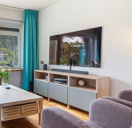 Ikea Besta tv meubel eiken in zeer goede staat, Ophalen, 150 tot 200 cm, Zo goed als nieuw, Minder dan 100 cm