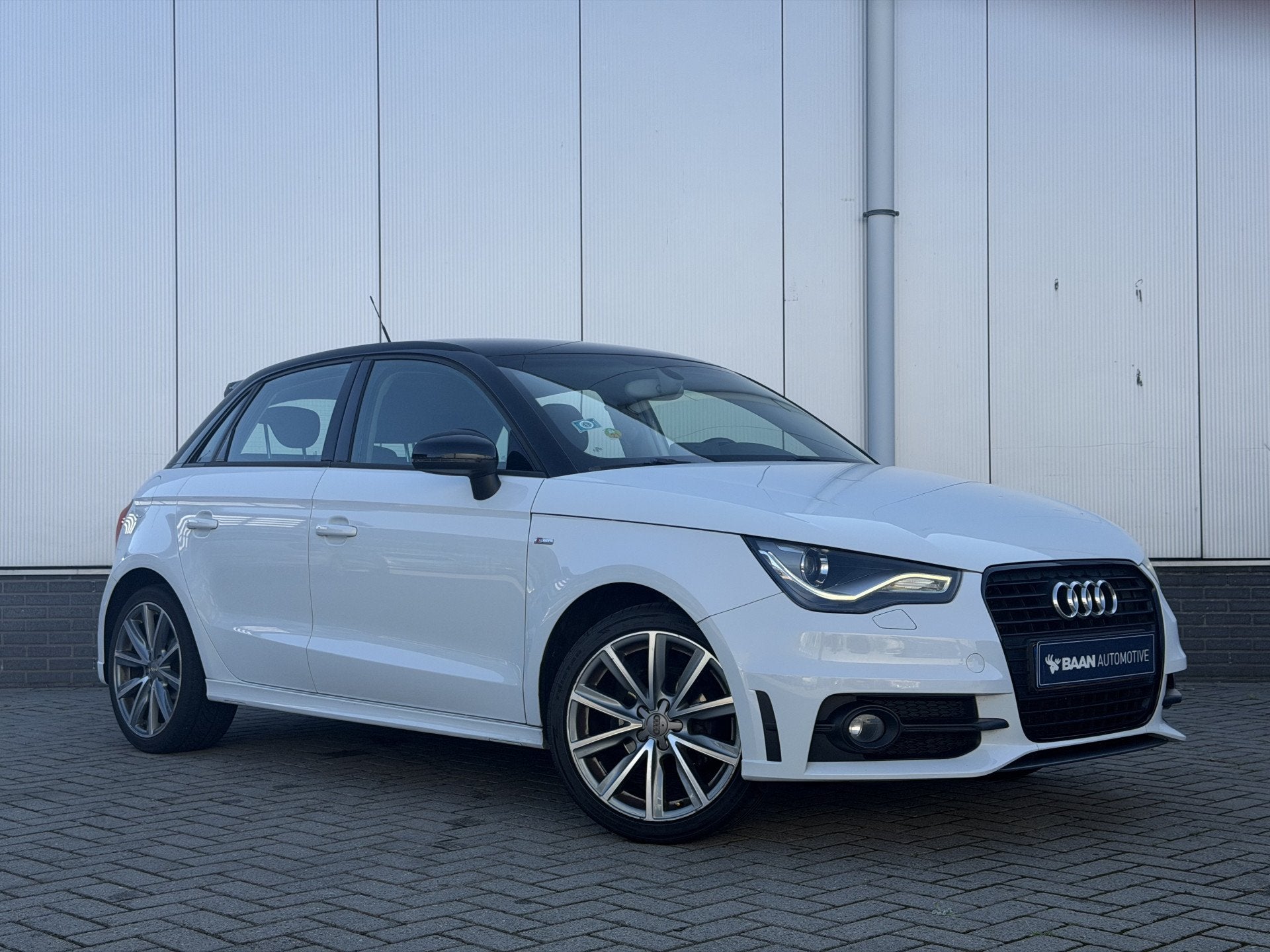 Audi A1 Sportback 1.2 TFSI | S-Line | Xenon | Navi, Voorwielaandrijving, Euro 5, 4 cilinders, 4 stoelen