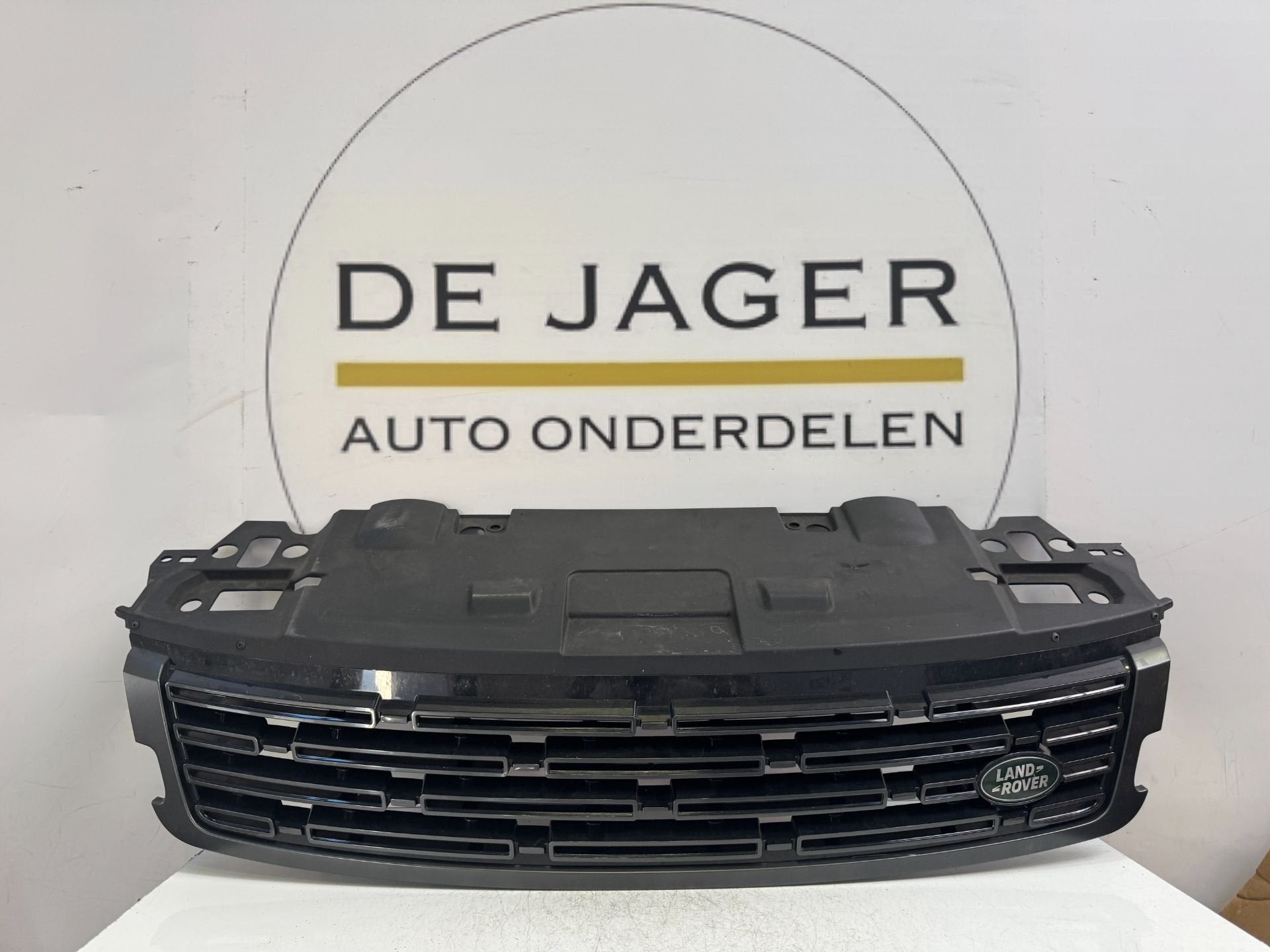 RANGE ROVER SPORT L461 GRIL GRILLE 2022- n9x2-8200-a, Voor, Abbey Road, Whitley 1
CV3 4LF  Coventry, Jaguar Land Rover Limited