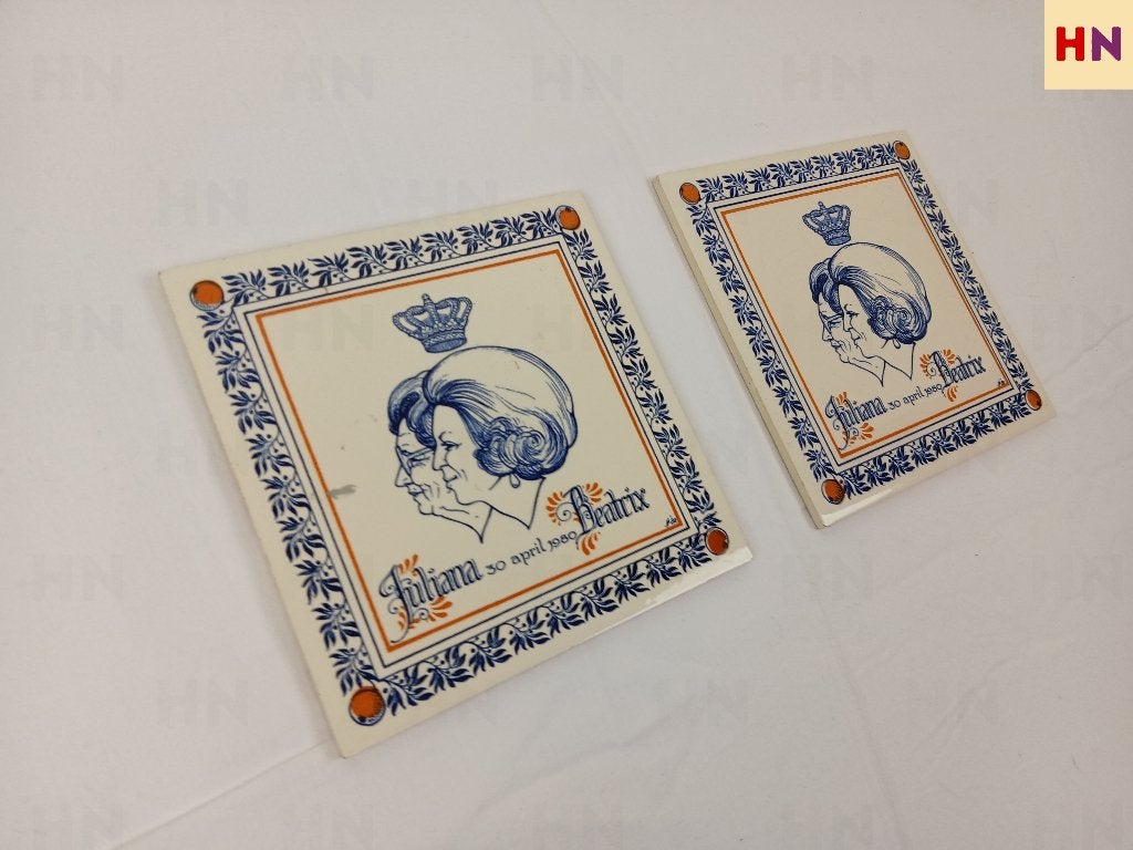 Herinneringstegels Koningin Juliana & Beatrix 30 april 1980, Verzamelen, Gebruikt, Overige typen, Ophalen of Verzenden, Nvt