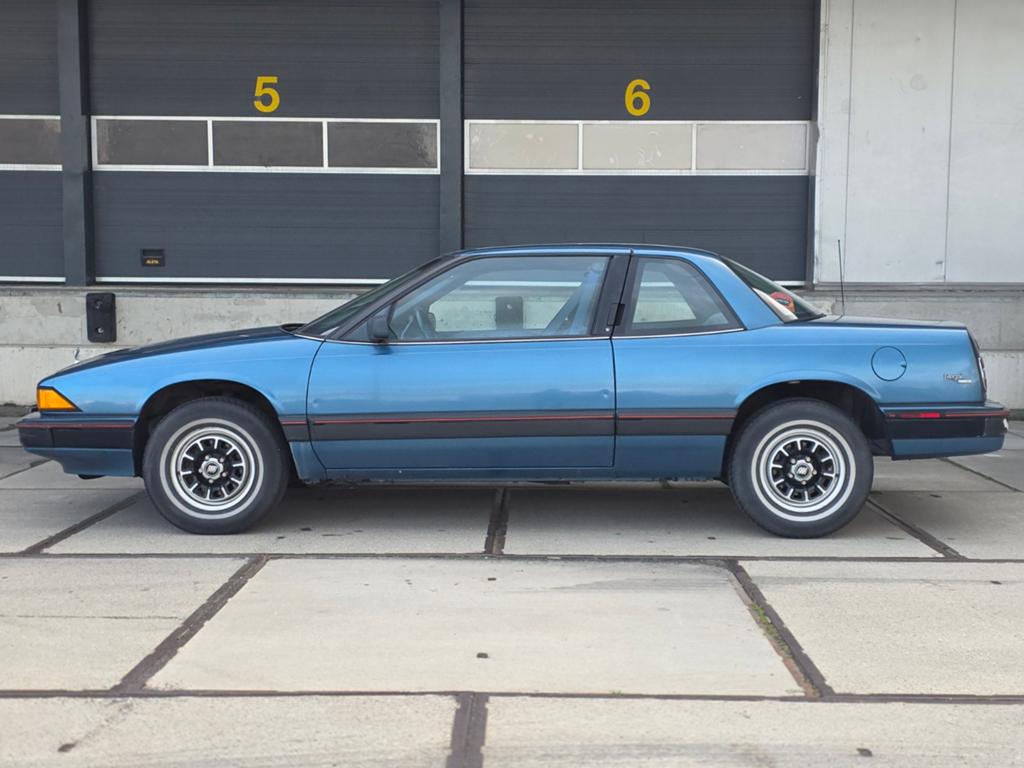 Buick Regal 3.1 Limited AUT U9 1989 met nieuwe APK 2-10-2028, Auto's, 142 pk, Regal, Blauw, Elektrische ramen