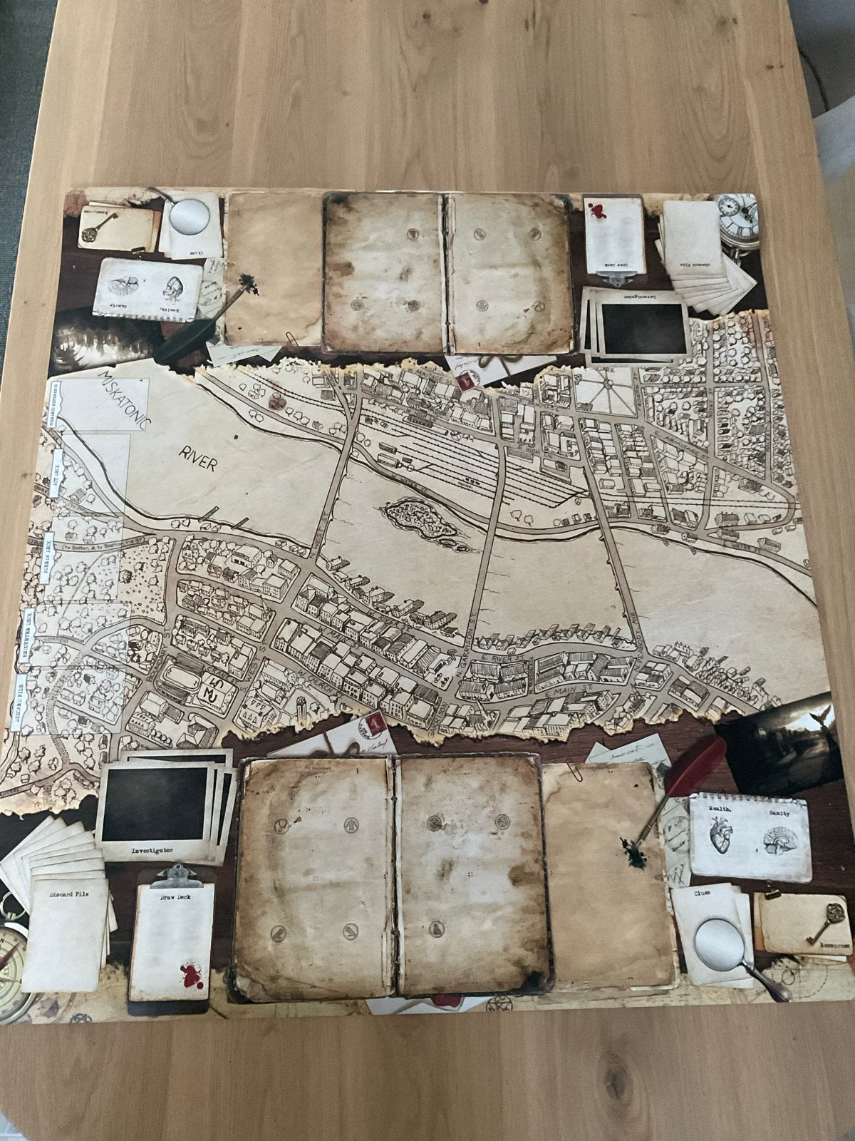 Arkham Horror LCG Custom Playmat 2 Spelers Vinyl 85x94cm, Een of twee spelers, Ophalen of Verzenden, Nieuw