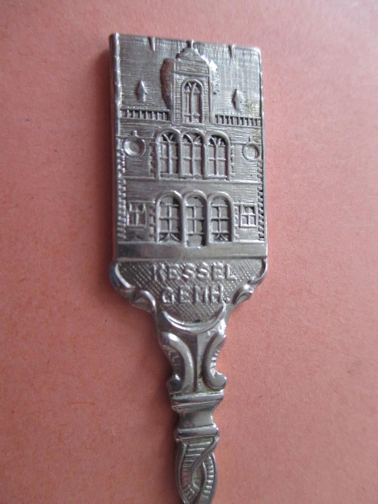 Lepeltje gemeentehuis Kessel, Verzenden, Zo goed als nieuw