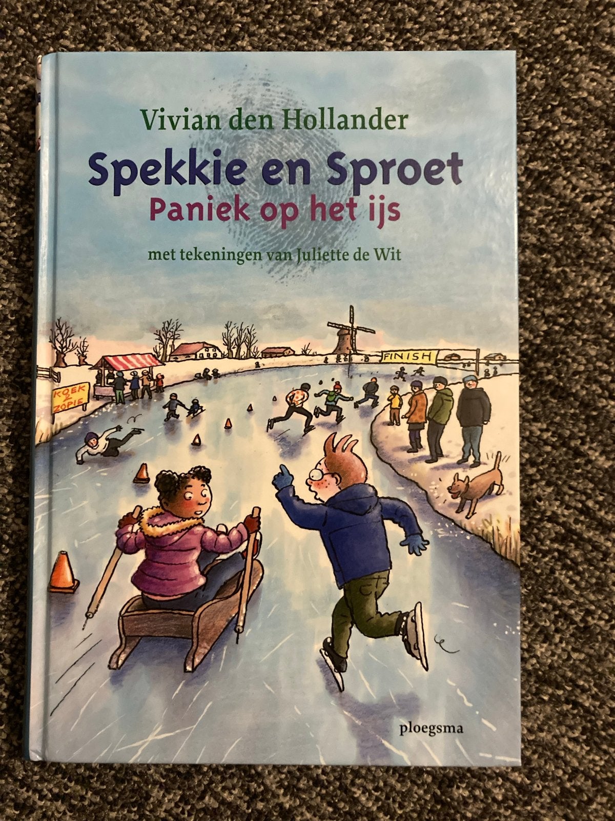 Spekkie en Sproet: Paniek op het ijs - Vivian den Hollander, Ophalen of Verzenden, Zo goed als nieuw, Fictie