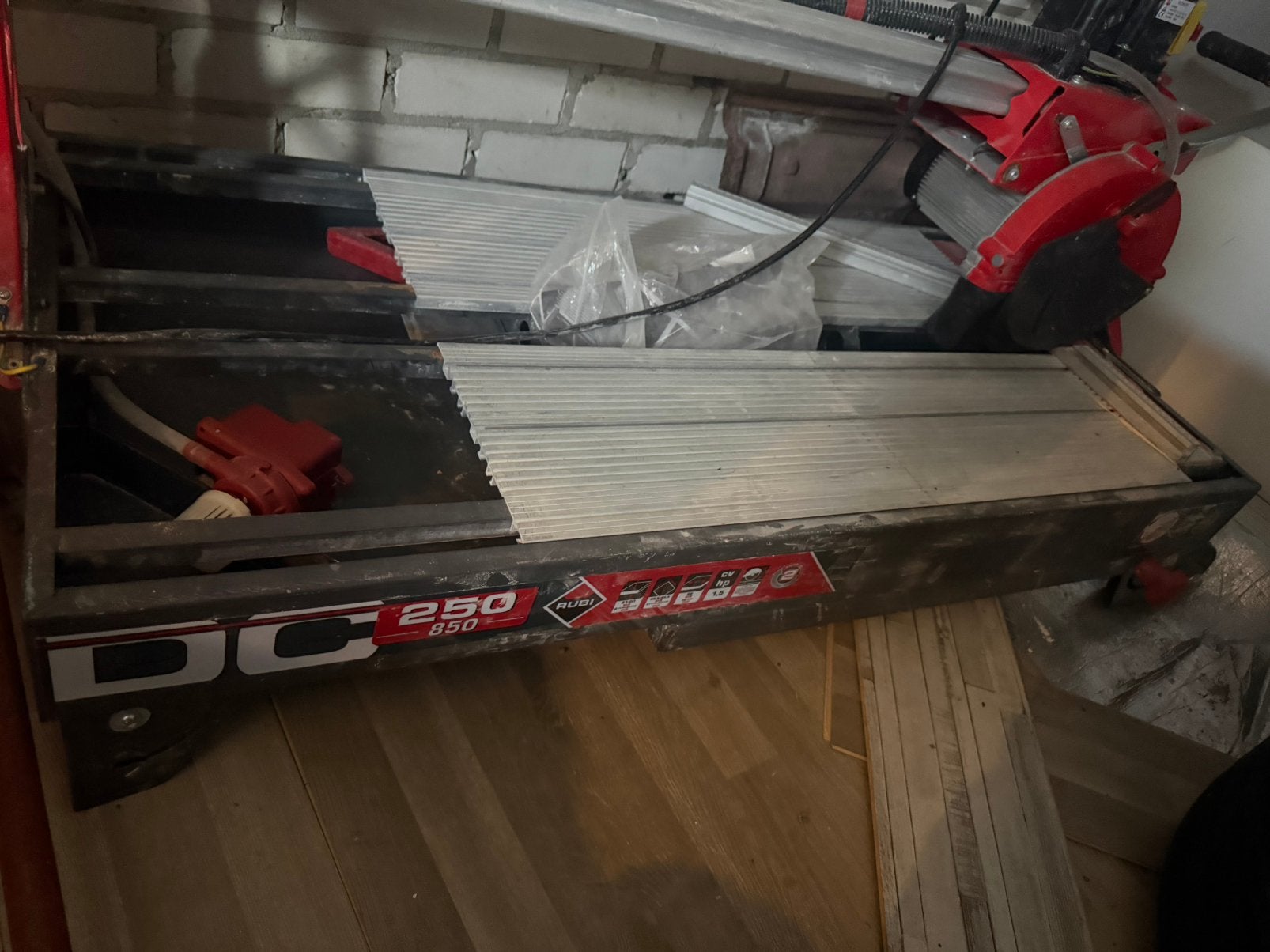 Rubi DC-250 Python 850 Tegelzaagmachine, Ophalen, 70 mm of meer, Overige typen, Zo goed als nieuw