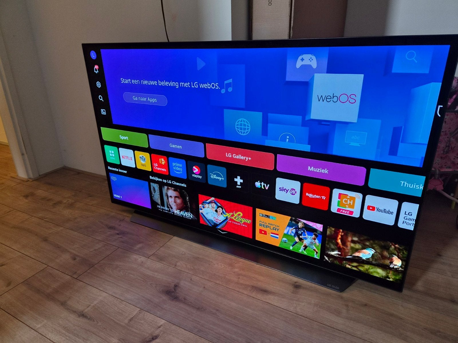 LG OLED55CS6LA 55 inch OLED TV met standaard, Ophalen, Gebruikt, OLED, 100 cm of meer