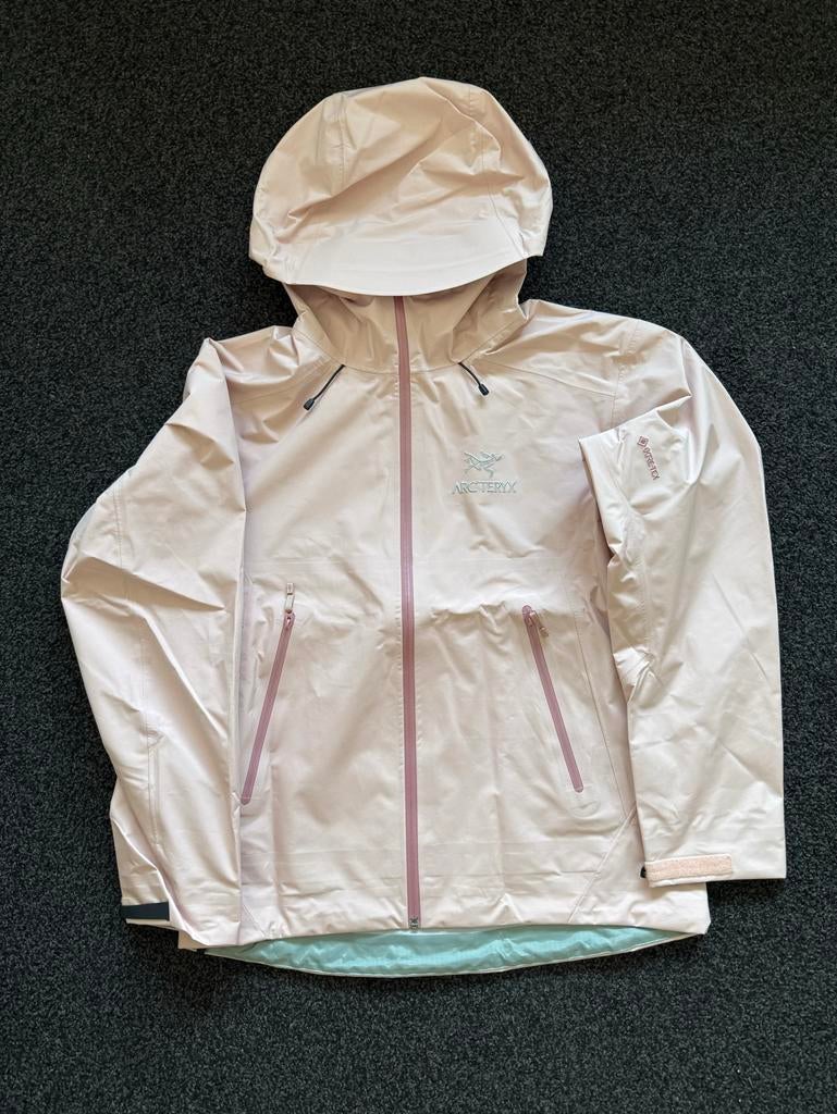 Arc'teryx Regenjas Maat M - Nieuw, Ophalen of Verzenden, Nieuw, Maat 38/40 (M), Roze