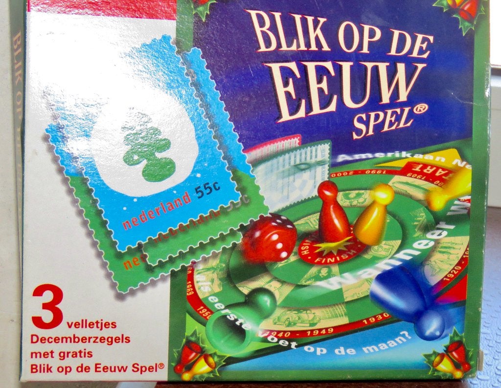 Blik op de eeuw, Hobby en Vrije tijd, Gezelschapsspellen | Bordspellen, Drie of vier spelers, Ophalen of Verzenden, Nieuw, Reisspel
