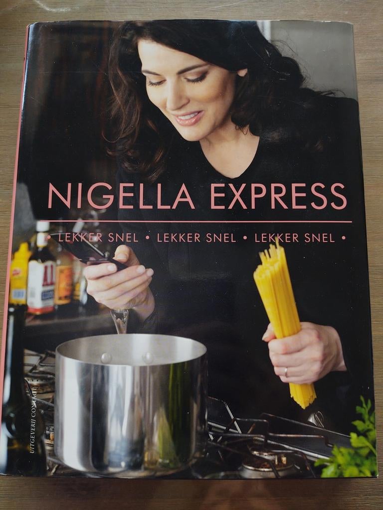 Nigella Lawson - Nigella Express, Boeken, Ophalen of Verzenden, Zo goed als nieuw, Nigella Lawson