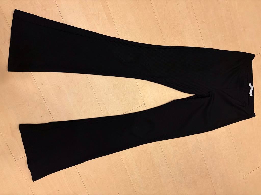 Costes zwarte flared broek maat M, Kleding | Dames, Broeken en Pantalons, Maat 38/40 (M), Verzenden, Zwart, Zo goed als nieuw