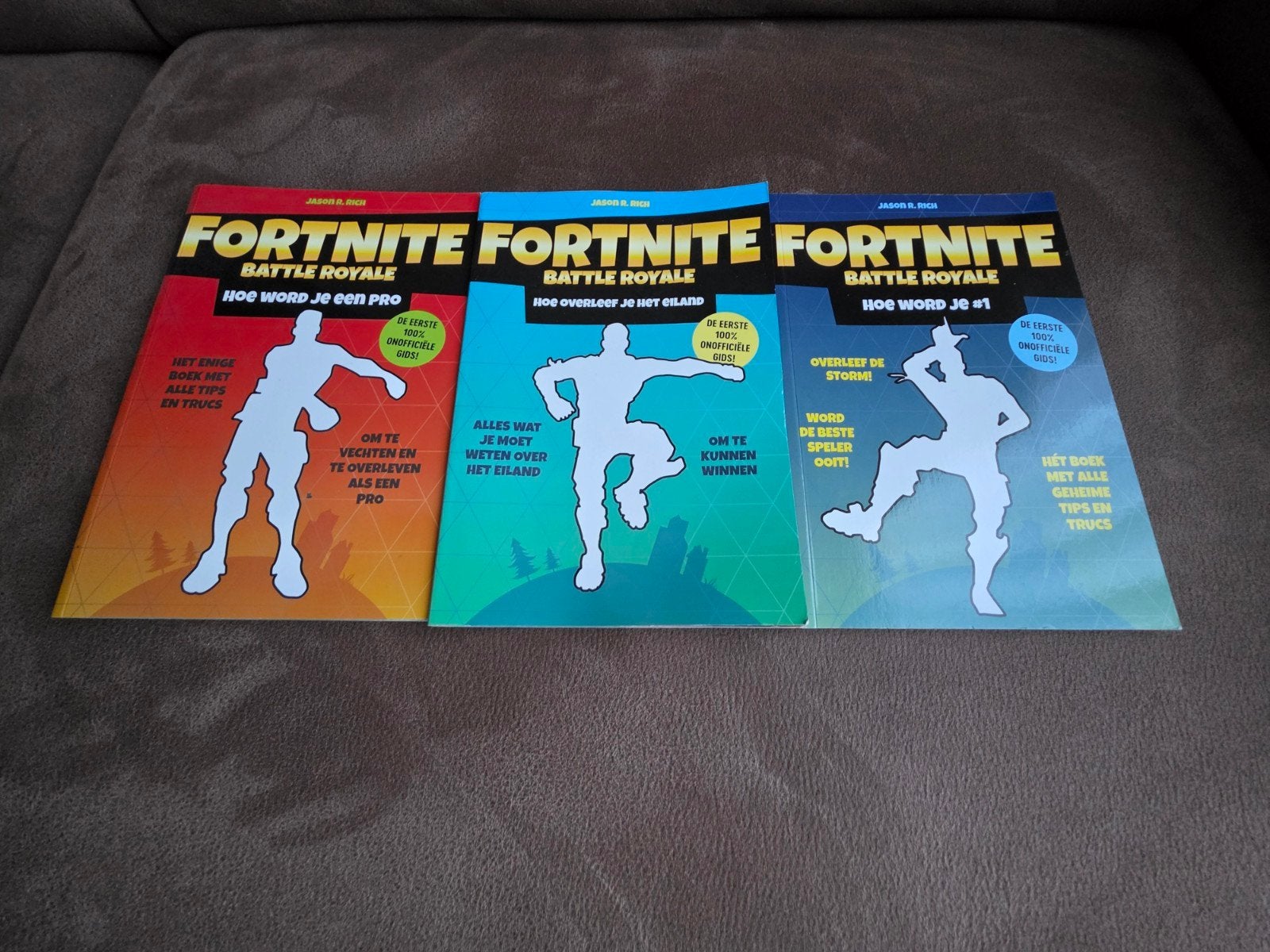 fortnite boekjes, Ophalen of Verzenden, Zo goed als nieuw