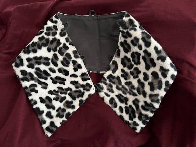 NIEUW TRANSFER losse kraag zwart wit leopard dessin, Kleding | Dames, Mutsen, Sjaals en Handschoenen, Verzenden, Maat 46/48 (XL) of groter