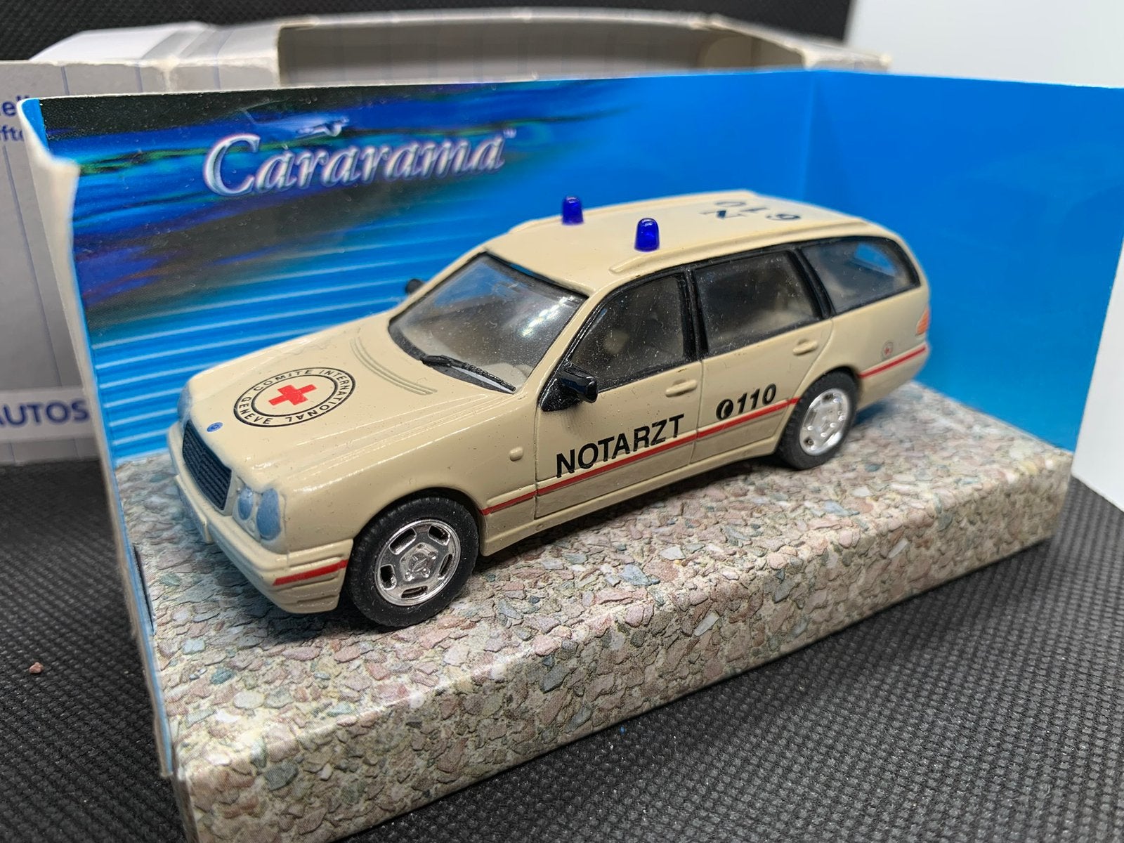 Cararama Mercedes Benz E-Klasse Notarzt 1:43 OVP, Verzenden, Zo goed als nieuw