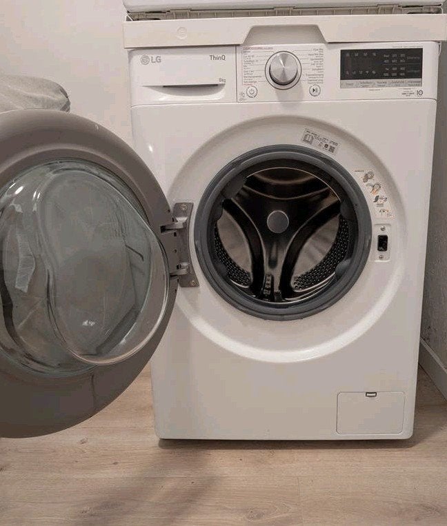 Foto 3 van LG ThinQ Wasmachine 8kg - Zo goed als nieuw