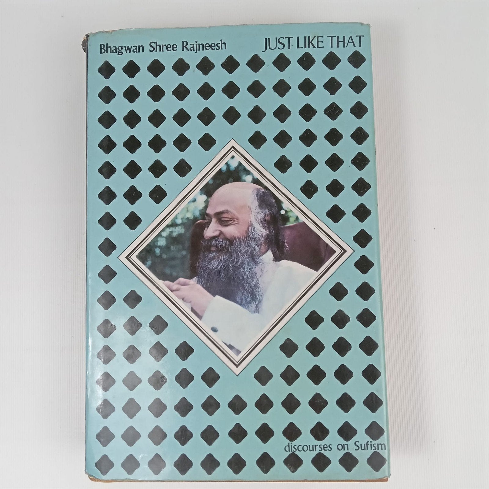 Just Like That - Bhagwan Shree Rajneesh (Osho), Boeken, Gelezen, Achtergrond en Informatie, Spiritualiteit algemeen, Ophalen of Verzenden