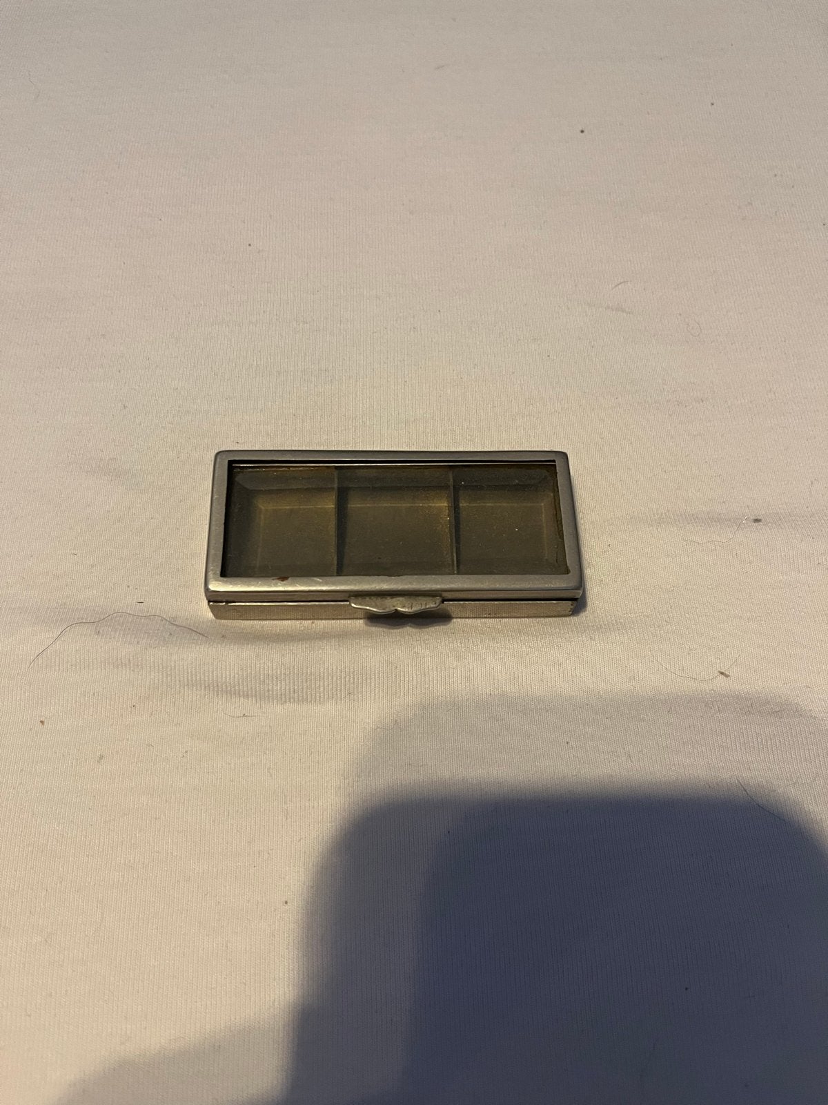 Vintage Pillendoosje met 3 Vakjes - Metaal en Glas, Ophalen of Verzenden