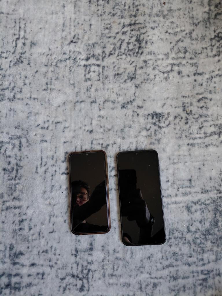Twee goed werkende telefoons - 10 euro per stuk, Gebruikt, Overige modellen, Ophalen of Verzenden, Minder dan 3 megapixel