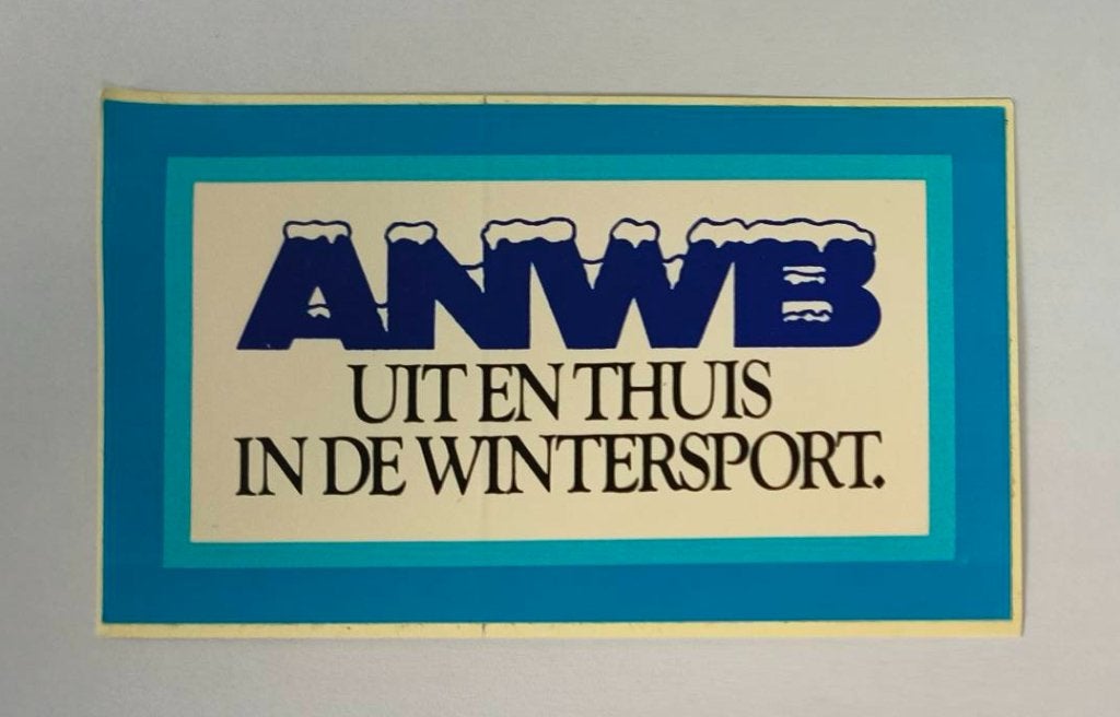 Sticker ANWB Uit en thuis in de wintersport, Ophalen of Verzenden, Zo goed als nieuw, Bedrijf of Vereniging