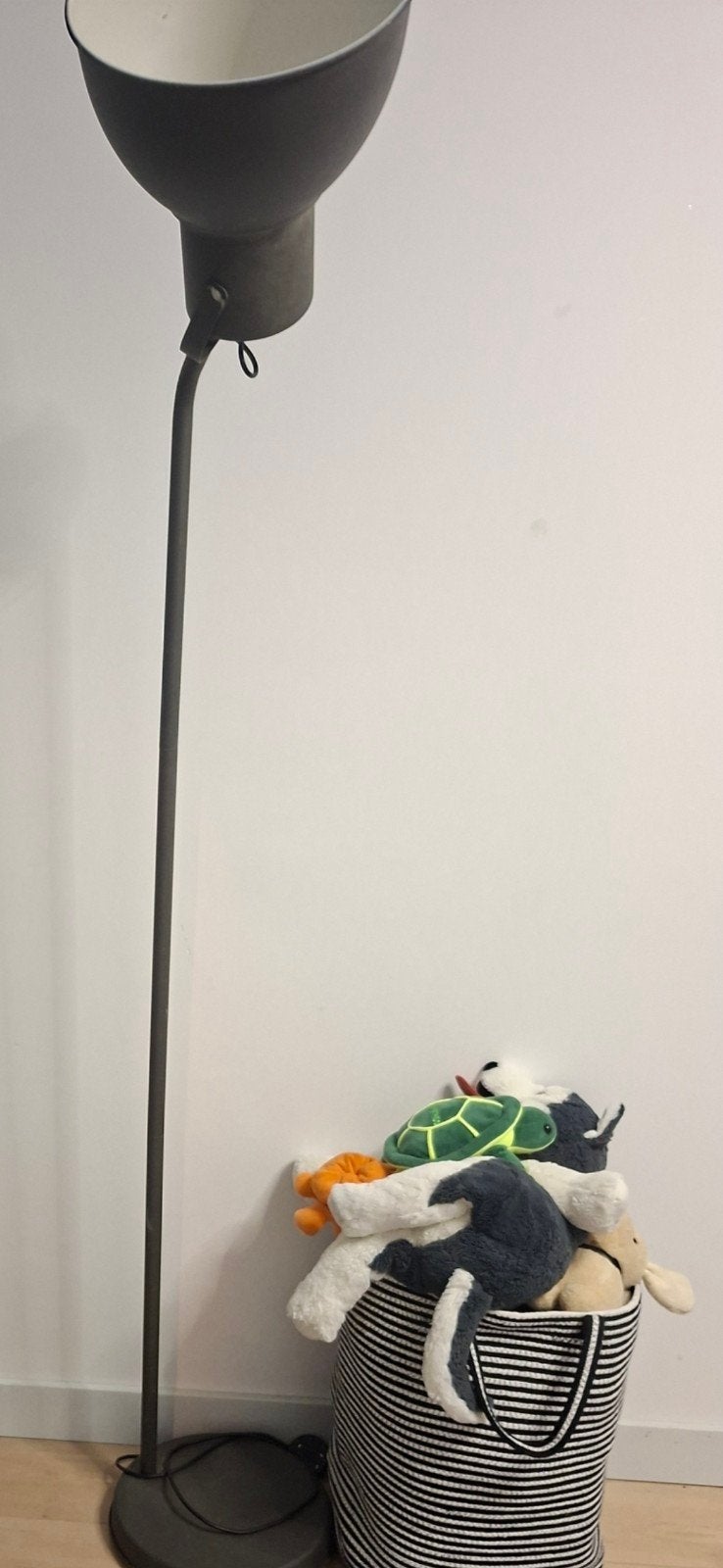 mooie staamde lamp ikea grijs industriël, Ophalen of Verzenden, Zo goed als nieuw, Minder dan 100 cm