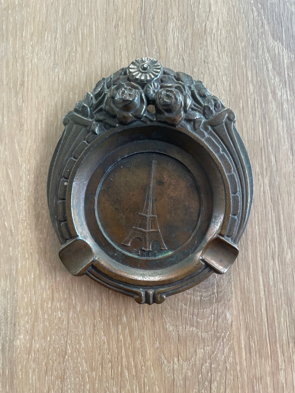 Vintage bronzen asbak met Eiffeltoren en rozen, Ophalen of Verzenden, Gebruikt