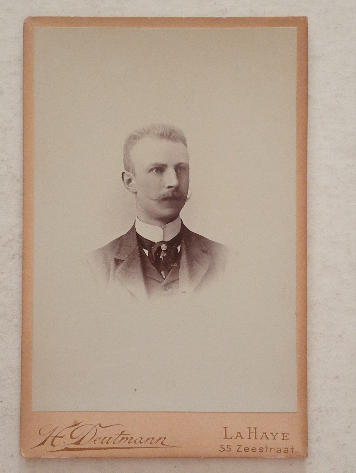 Antieke Foto: Portret van een Heer, H. Deutmann, La Haye, Ophalen of Verzenden, Voor 1940, Gebruikt