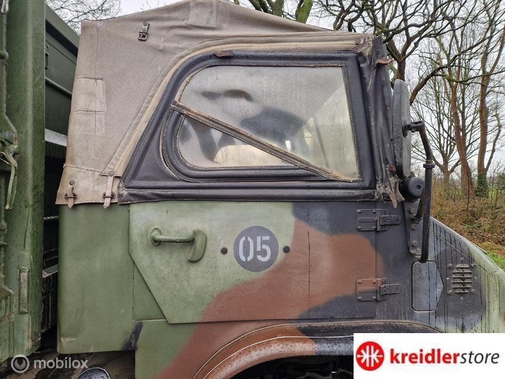 Unimog 404 met kenteken met 6 cil benzine motor bouwj. 1970, foto 8