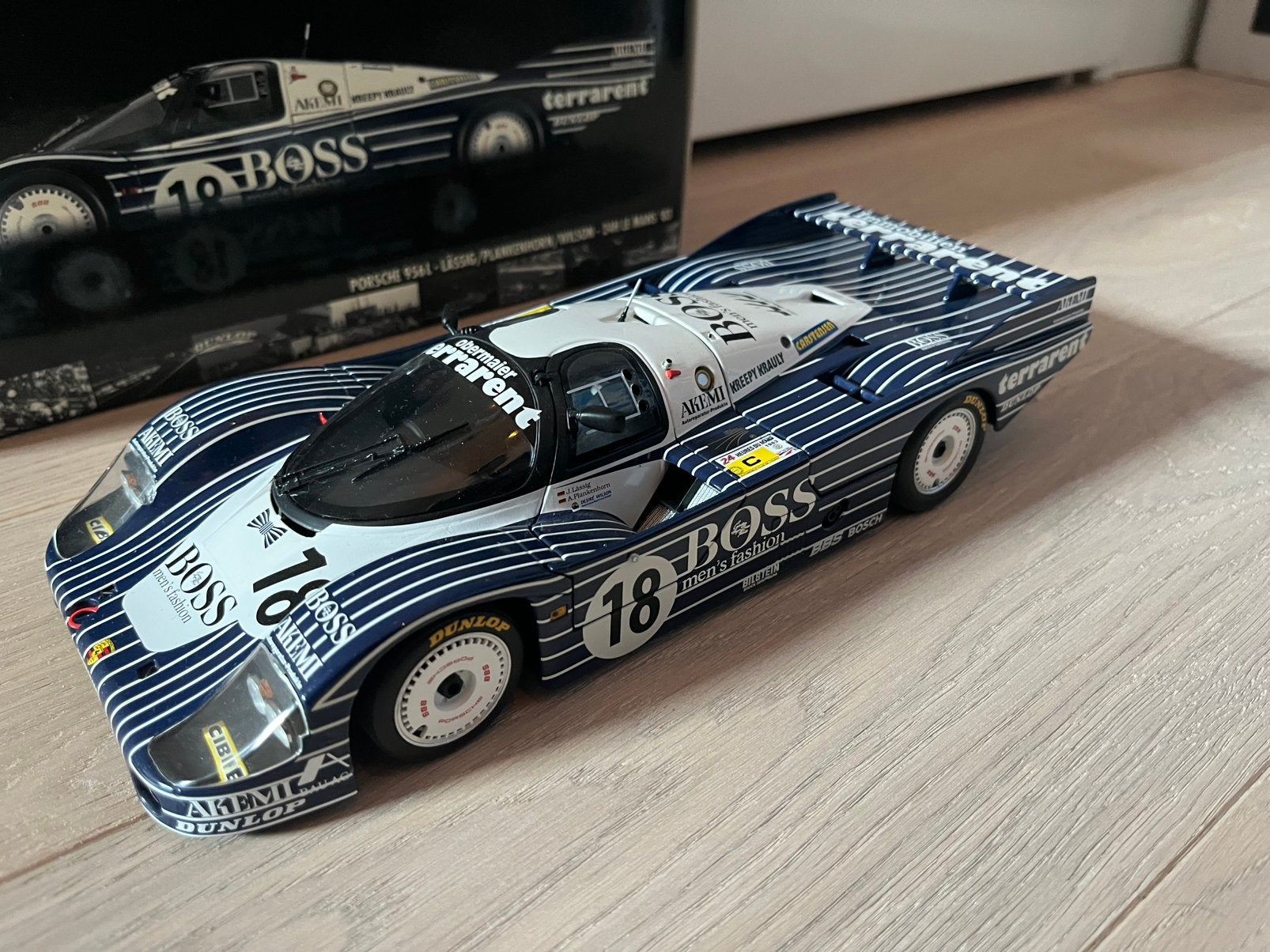 Porsche 956 24h Le Mans 1983 Minichamps 1:18, Ophalen of Verzenden, Zo goed als nieuw, Auto, MiniChamps