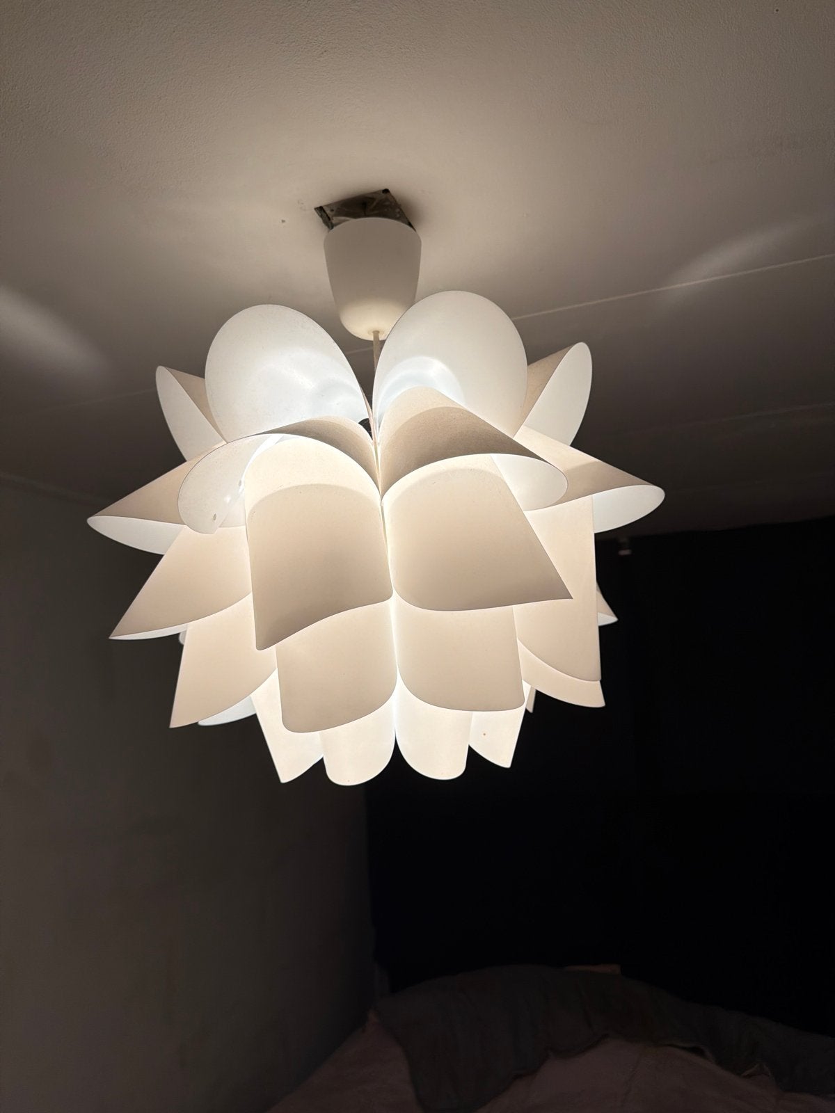 IKEA Bloem Lamp - Niet meer verkrijgbaar in de winkel!, Kunststof, Gebruikt, Ophalen of Verzenden, Wit