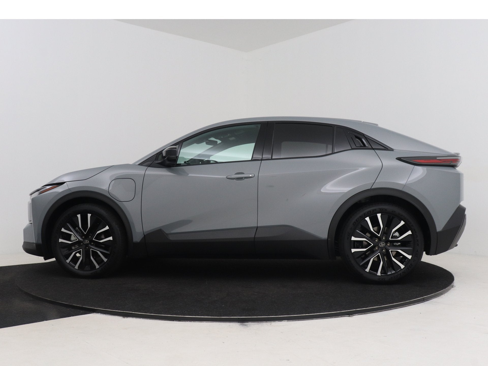 Toyota C-HR+ First Edition 77 kWh (bj 2026, automaat), 12 maanden, 24 min, Leder en Stof, Origineel Nederlands