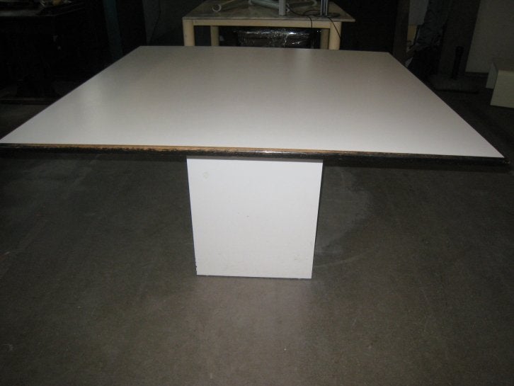 Jan de Bouvrie eettafel in nette staat, Niet ingevuld, Gebruikt, Niet ingevuld, Niet ingevuld