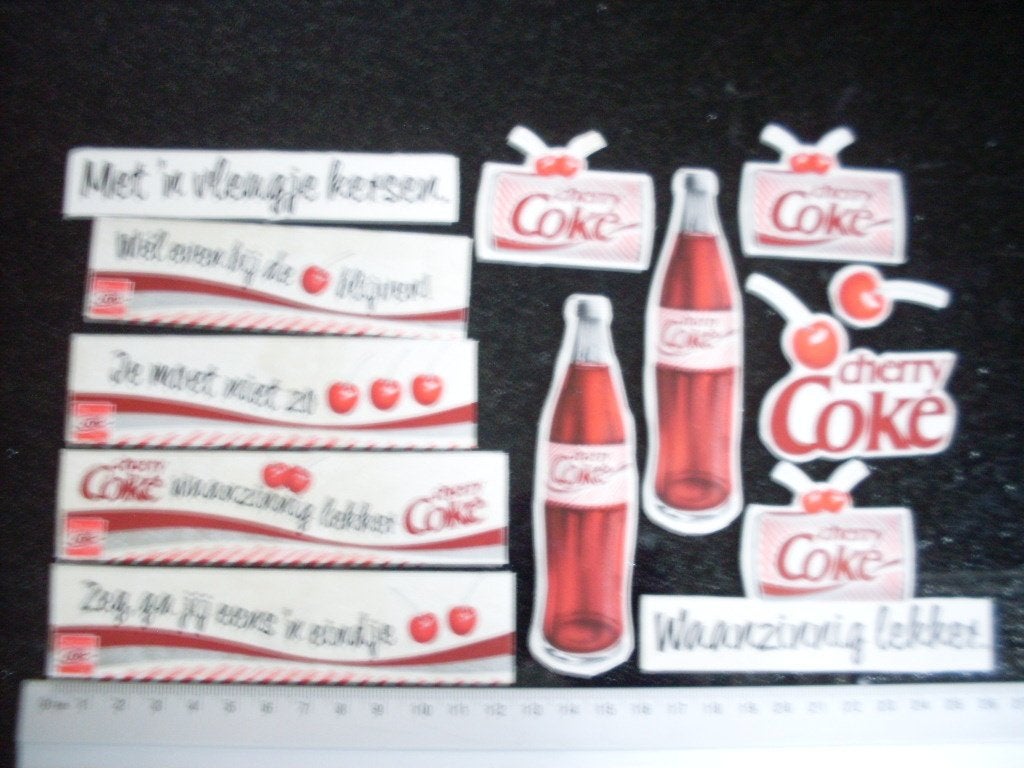11x sticker cherry coke logo coca-cola kersen smaak, Verzenden, Zo goed als nieuw, Merk