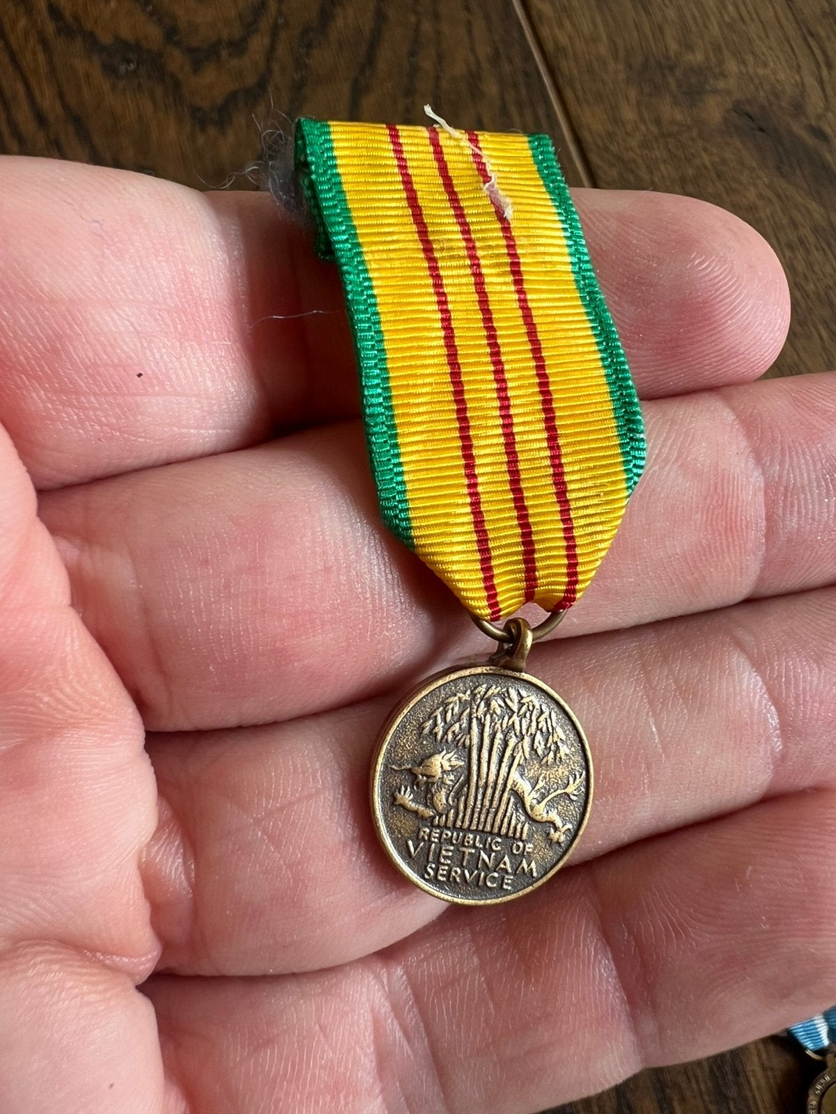 Amerikaans Vietnam Service Medal Medaille miniatuur, Verzamelen, Amerika, Verzenden, Lintje, Medaille of Wings, Landmacht