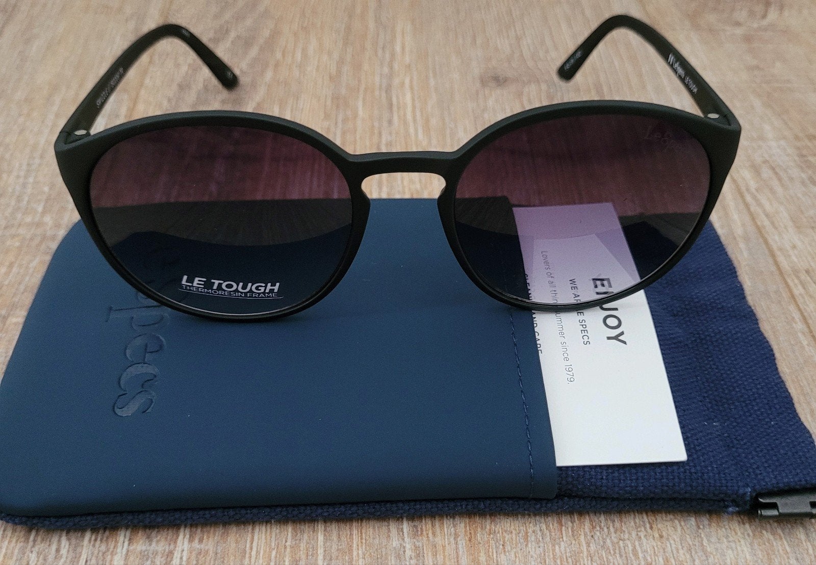 Nieuw! Le Specs dames zonnebril zwart, Ophalen of Verzenden, Nieuw, Zwart, Zonnebril