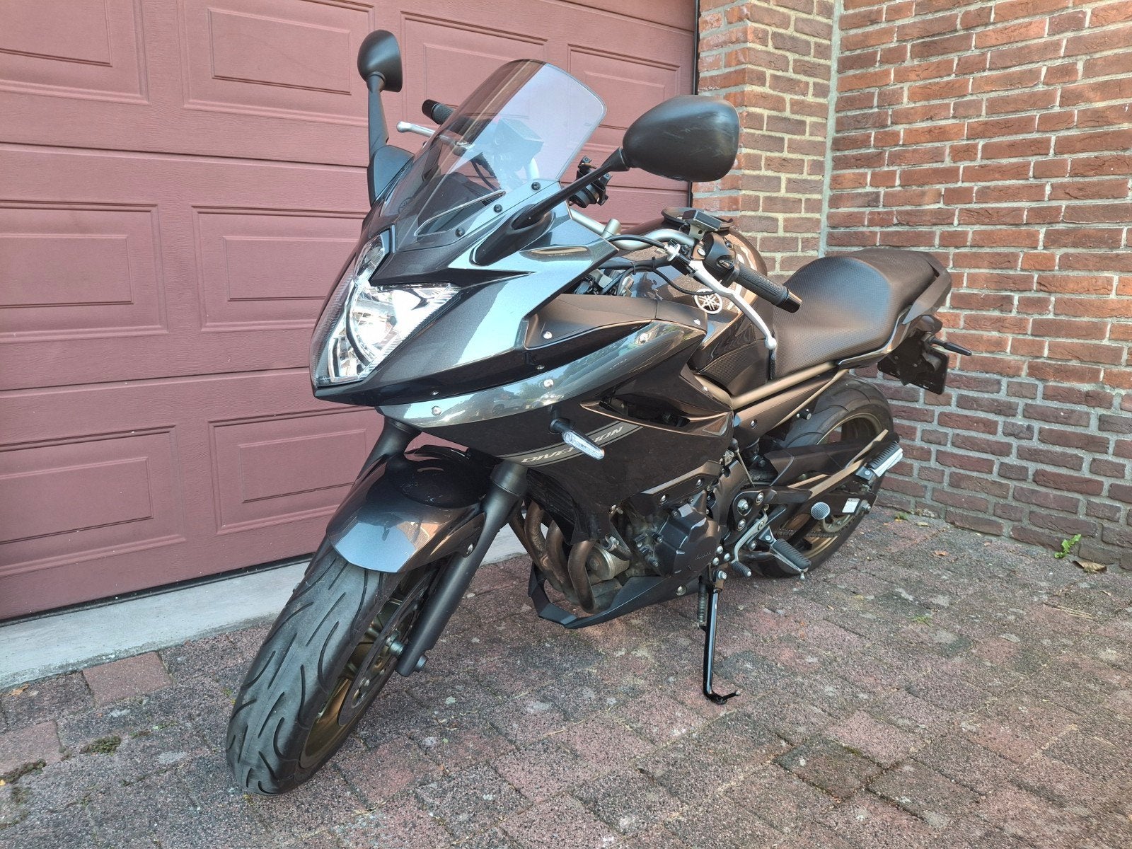 Yamaha XJ6 Diversion – 37.632 km –  Handvatverwarming, Ophalen, Gebruikt