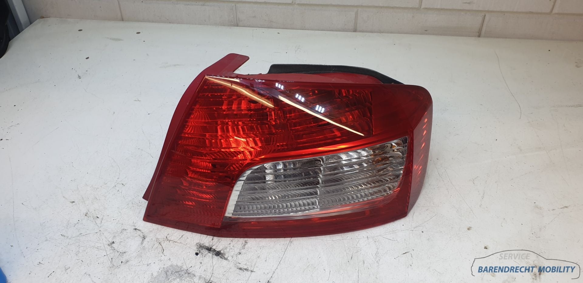 Achterlicht rechts Peugeot 407 Sedan 9689089080 origineel ge, Taurusavenue 1
2132 LS  Hoofddorp, NL, Gebruikt, Contact.group@renault.com